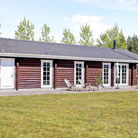 3 Bedroom Amazing In Ferienhaus